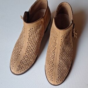 Vionic Tan Perforated Ankle Booties
